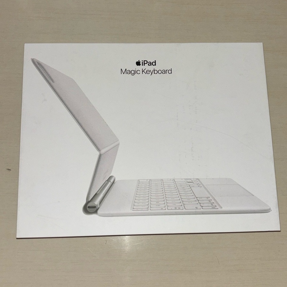 iPad magic keyboard like new.